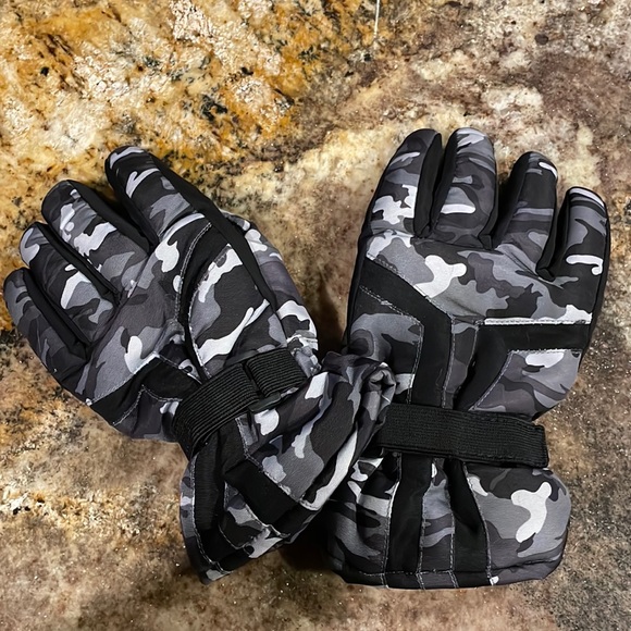 Youth L/XL HEAVY GLOVES - Picture 1 of 3